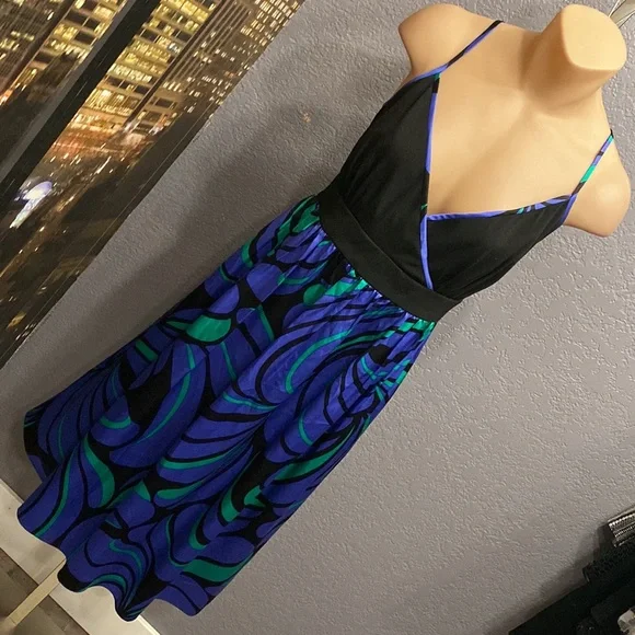 MAGGY LONDON - dress: floral lined bottom and black stretchy strappy top - 16 - Picture 16 of 16